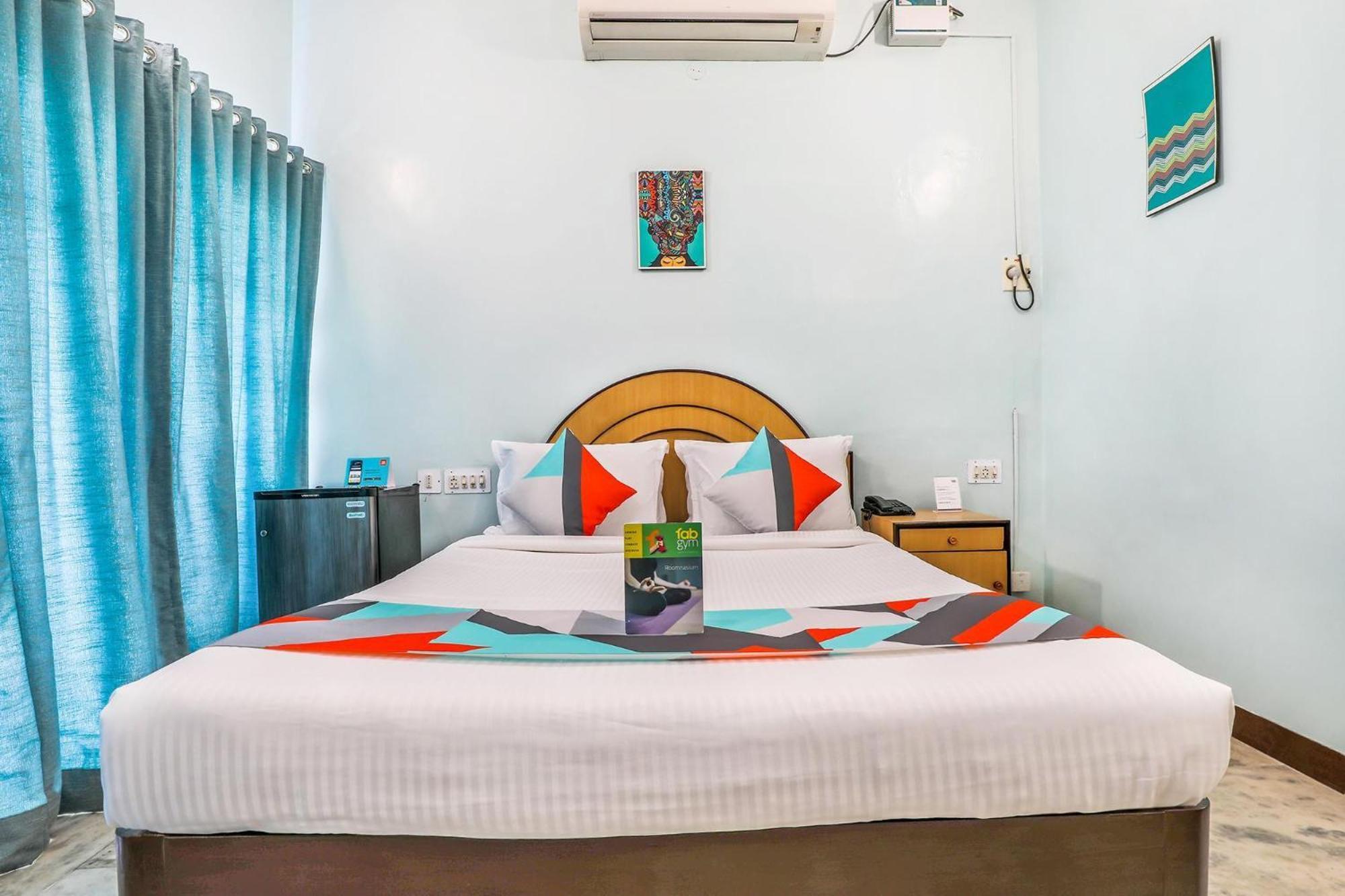 פונדיצ'רי Fabexpress Santhi Inn - 500 Meters From Promenade Beach מראה חיצוני תמונה