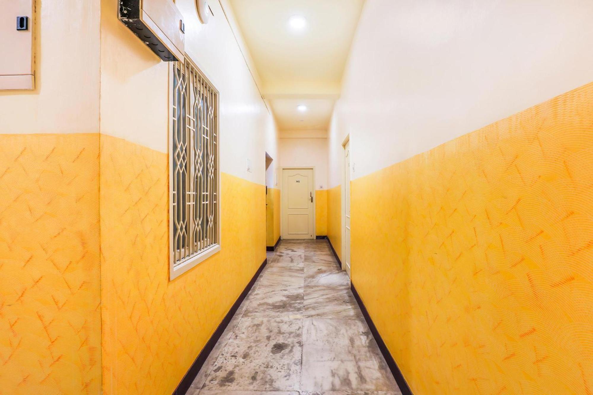 פונדיצ'רי Fabexpress Santhi Inn - 500 Meters From Promenade Beach מראה חיצוני תמונה